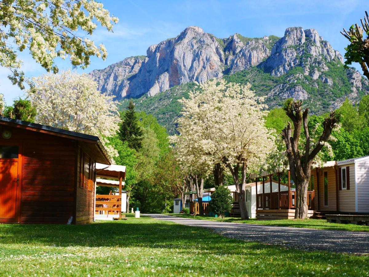 Camping Pays De Beille Les Cabannes  Εξωτερικό φωτογραφία